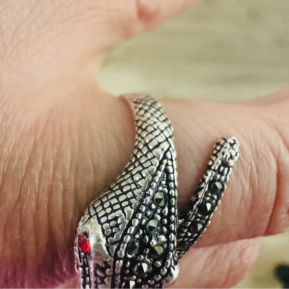 Sterling Silver 925  Snake Ring Red Accents Boho Nature Feminine - Picture 8 of 13